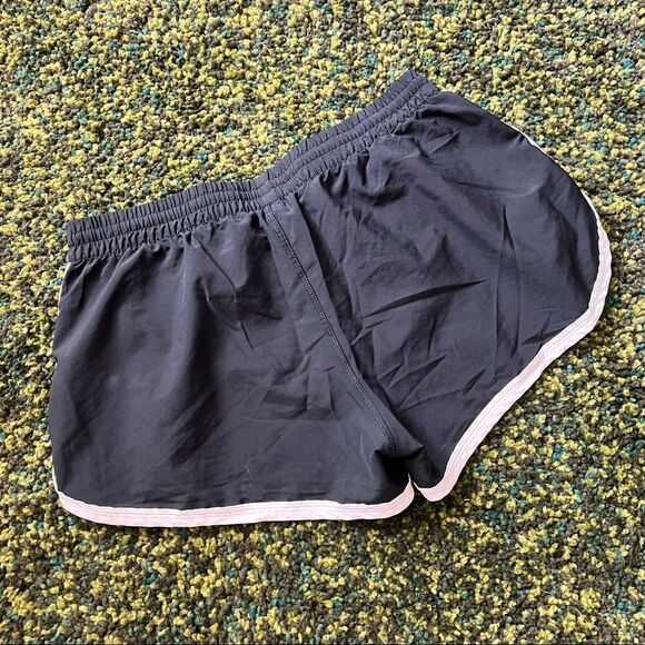 Under Armour Running Shorts M - Picture 3 of 3
